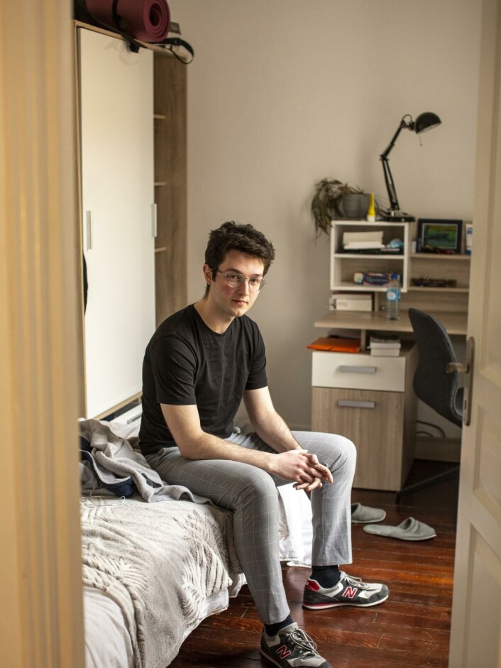 Fornøyd: Nabolaget til Alexandre Masquelier har et dårlig rykte. Det mener han er ufortjent. Fornøyd: Nabolaget til Alexandre Masquelier har et dårlig rykte. Det mener han er ufortjent.