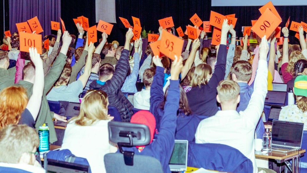 Og det stemmes …: NSOs landsmøte er den norske studentbevegelsens øverste offisielle organ.