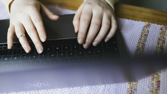 Bring your laptop to a cafe and have a productive day! Bring your laptop to a cafe and have a productive day!