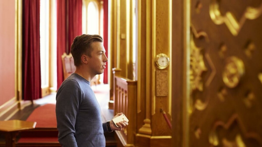 Reporter: Lars Joakim Skarvøy fikk tilbud om fast jobb i VG etter to år på journalistikkstudiet i Bodø. Her på Stortinget, hvor han tilbringer mye av arbeidstiden. Reporter: Lars Joakim Skarvøy fikk tilbud om fast jobb i VG etter to år på journalistikkstudiet i Bodø. Her på Stortinget, hvor han tilbringer mye av arbeidstiden.
