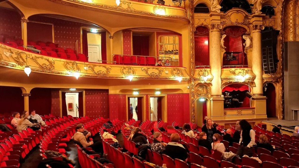 Visit to the National Theatre