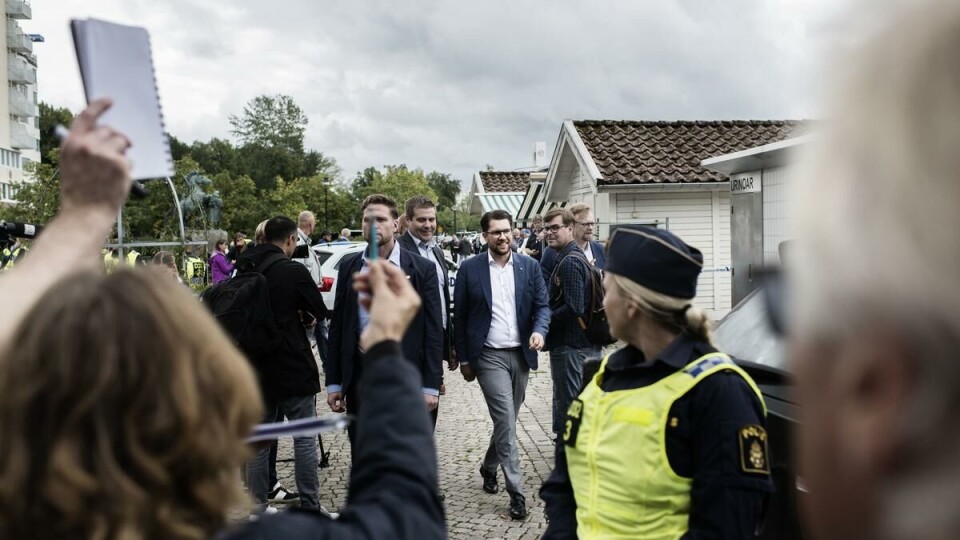 OMDISKUTERT PARTILEDER: –Inga rasister på våra gator! ropte deler av folkemengden da Jimmie Åkesson holdt appell i Gøteborg. OMDISKUTERT PARTILEDER: –Inga rasister på våra gator! ropte deler av folkemengden da Jimmie Åkesson holdt appell i Gøteborg.