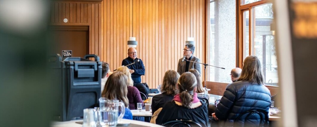 Krig og litteratur: På brunsj-seminar i Niels kaffebar på Blindern snakket den ukrainske forfatteren og Putin-kritikeren, Andrej Kurkov, om sin litteratur og krigen i Ukraina. Krig og litteratur: På brunsj-seminar i Niels kaffebar på Blindern snakket den ukrainske forfatteren og Putin-kritikeren, Andrej Kurkov, om sin litteratur og krigen i Ukraina.