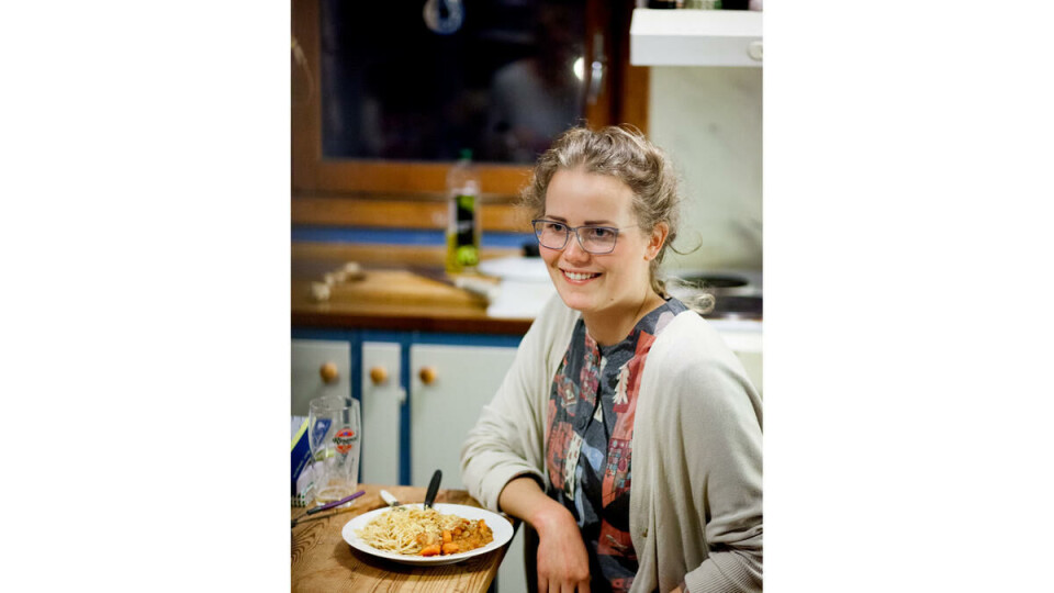 Favoritt: Aurora spiser vanligvis spagetti med tomatsaus hver mandag. På toppen strør hun et soyaprodukt som likner på ost både i konsitens og smak. Enkelte veganere synes ikke noe om slike erstatningsprodukter, men Aurora synes det er godt og ser ikke noe problem med det.