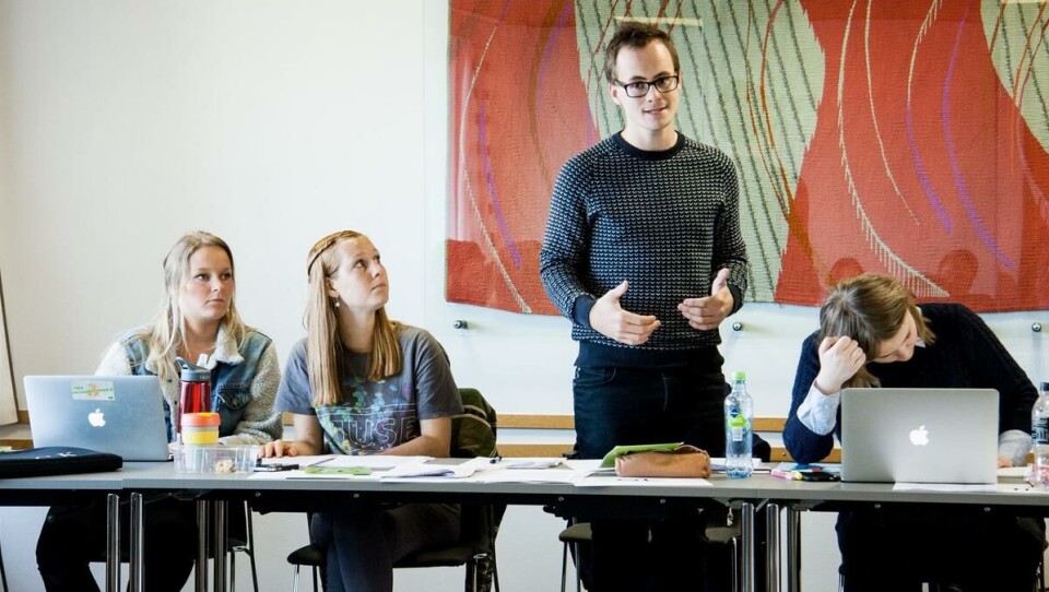 Bruker semesteravgiftspenger på smoking