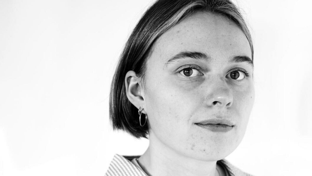 SCROLLE: Vil jeg heller la være å ha fremtidsutsikter, ambisjoner og et ønske om å leve lenger enn til neste lørdag, i bytte mot muligheten til å scrolle? Ja, er svaret, skriver Frida Wattne Lindland. SCROLLE: Vil jeg heller la være å ha fremtidsutsikter, ambisjoner og et ønske om å leve lenger enn til neste lørdag, i bytte mot muligheten til å scrolle? Ja, er svaret, skriver Frida Wattne Lindland.