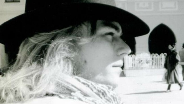 Ung og lovende: Peder Kjøs
som ung sosialantropologistudent
på studietur i Praha anno
1990. Bildet er tatt av medstudent
og antropolog Bjarne Træen. Ung og lovende: Peder Kjøs
som ung sosialantropologistudent
på studietur i Praha anno
1990. Bildet er tatt av medstudent
og antropolog Bjarne Træen.