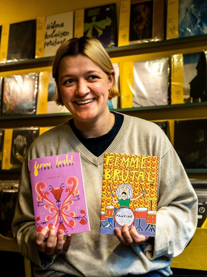 Slipper plate: På Kvinnedagen lanseres en samleplate med kvinner, skeive og ikke binære. Maria Refsland og Ane Barstad Solvang inviterer til lanseringsfest. Slipper plate: På Kvinnedagen lanseres en samleplate med kvinner, skeive og ikke binære. Maria Refsland og Ane Barstad Solvang inviterer til lanseringsfest.