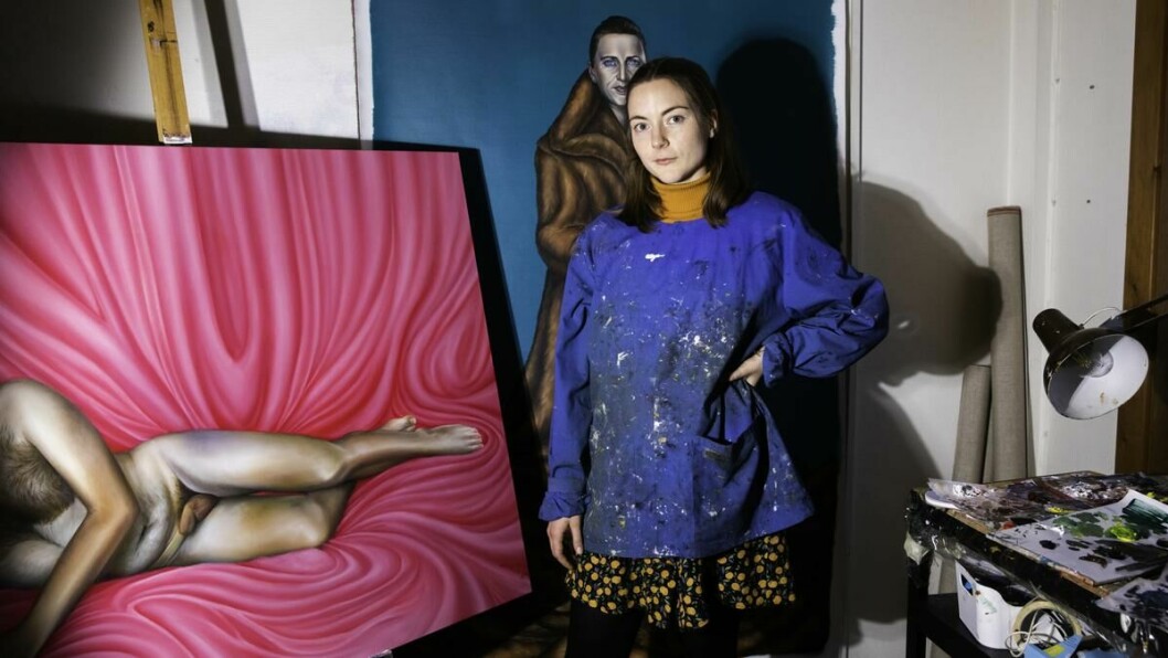Blikkfang: Lena Trydal målar figurativt, med motiv henta frå populærkulturen satt samen med knæsje fargar.