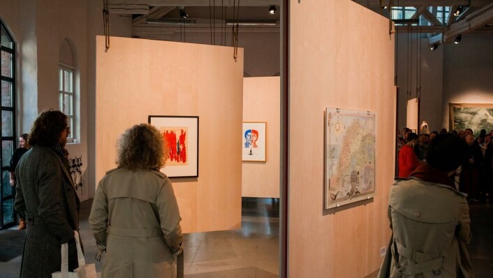 The exhibition: Many of the art works had a strong political context and were dominated by the traditional colors red, yellow and blue. The exhibition: Many of the art works had a strong political context and were dominated by the traditional colors red, yellow and blue.