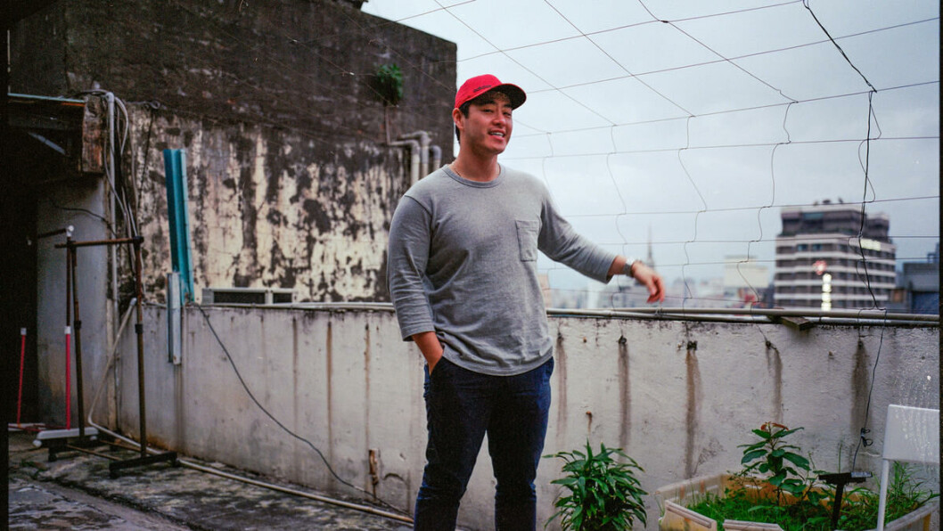 John Yu is a Norwegian living in Taipei, in an illegal rooftop apartment. «There are 15 of us living up here,» he said. John Yu is a Norwegian living in Taipei, in an illegal rooftop apartment. «There are 15 of us living up here,» he said.