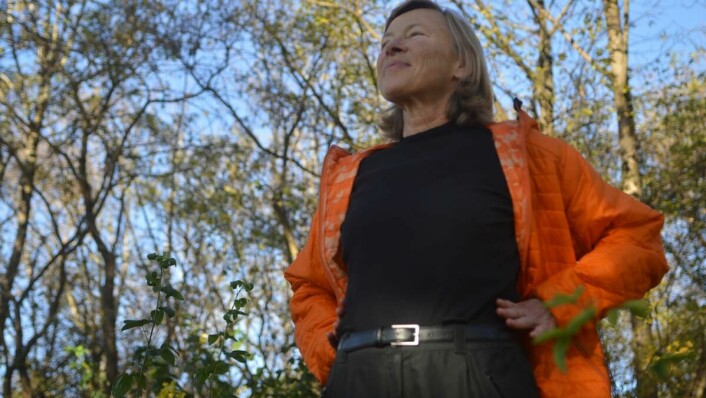 Tilbake til naturtilstanden: Naturcoach Susanne Maria Gennepers oppfordrer de oppmøtte til å komme i kontakt med naturen.