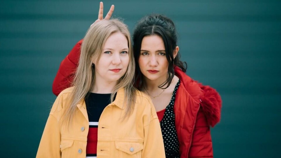 Vår anmelder er begeistret for de to rå damene i «Bitch City». Foto: Kim Erlandsen