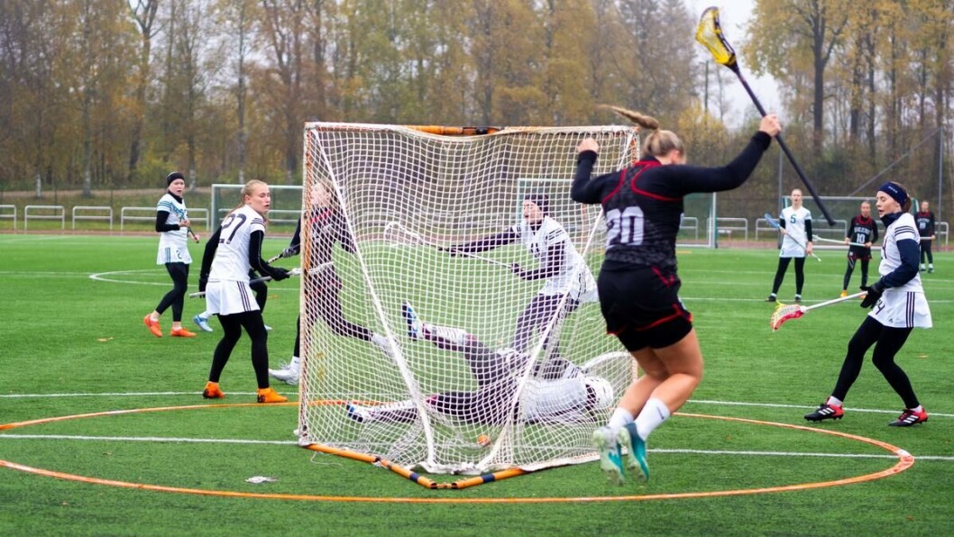 Hoppende glad: Blant annet Lacrosse-spillere, tok turen for å delta på Studentlekene. Hoppende glad: Blant annet Lacrosse-spillere, tok turen for å delta på Studentlekene.