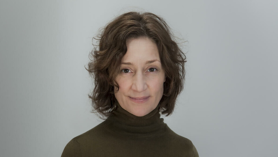 Vibeke Tandberg vrir og vender på hva du forventer av en bok – med varierende suksess. Foto: Maria Bergren