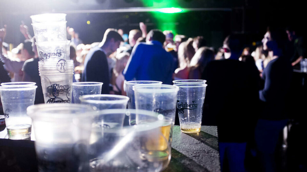 Fest: Deler av semesteravgiften du betaler inn hvert år går til alkohol. Arkivfoto: Adrian Nielsen Fest: Deler av semesteravgiften du betaler inn hvert år går til alkohol. Arkivfoto: Adrian Nielsen
