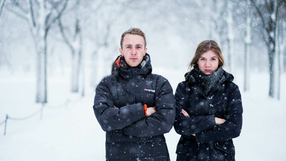 Ute i kulda: Studentene Anna Forsstrøm og Sveinung Brandsøy kom hjem fra solfylte Latin-Amerika til en kald skulder fra instituttet