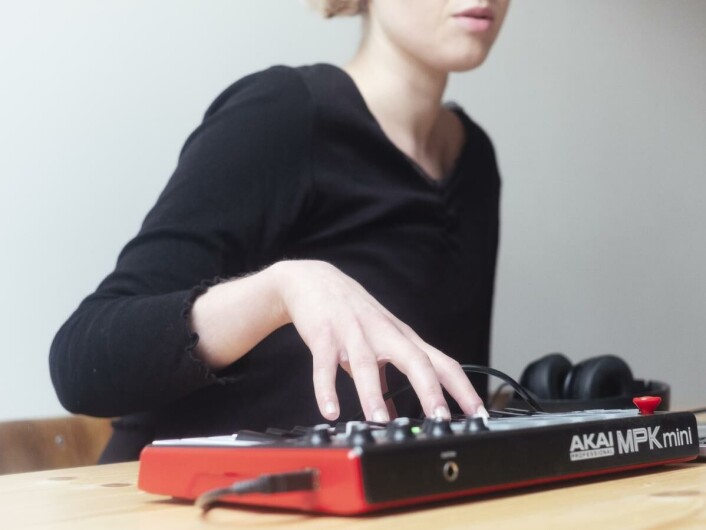 En del av livet: Live Schau (23) startet med å spille klassisk musikk i barndommen. I dag er det sang og elektroniske toner som fyller musikkvitenskap-studentens musikalske univers. En del av livet: Live Schau (23) startet med å spille klassisk musikk i barndommen. I dag er det sang og elektroniske toner som fyller musikkvitenskap-studentens musikalske univers.