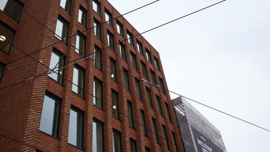 Domus juridica, jusstudentenes nye storstue, åpnet i januar 2020. Nå må studentene belage seg på digital undervisning frem til påske. Domus juridica, jusstudentenes nye storstue, åpnet i januar 2020. Nå må studentene belage seg på digital undervisning frem til påske.