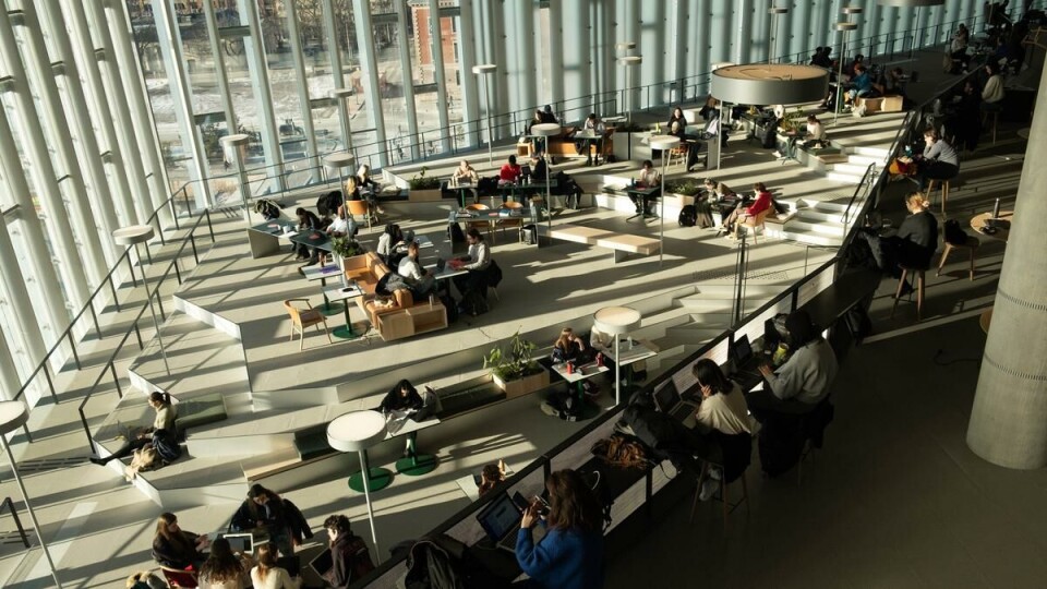 Closed reading rooms and long lines at the libraries: - I don’t understand the logic