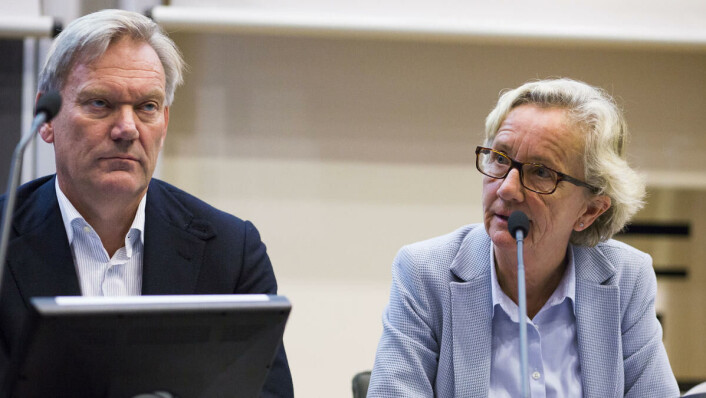 Anspent: Det var spent stemning i salen da Universitetsledelsen møtte studenter og ansatte for å legge frem rapporten fra Kluge. Her med viserektor på UiO, Per Morten Sandset, og universitetsdirektør Gunn Elin Bjørneboe. Anspent: Det var spent stemning i salen da Universitetsledelsen møtte studenter og ansatte for å legge frem rapporten fra Kluge. Her med viserektor på UiO, Per Morten Sandset, og universitetsdirektør Gunn Elin Bjørneboe.
