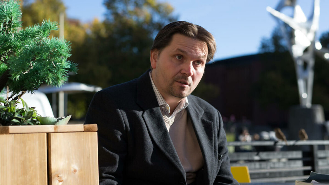Truffet av tidsskrift: Idéhistoriker og forfatter, Dag Herbjørnsrud, stiller spørsmål til kvaliteten på Blindern-tidskriftene. Truffet av tidsskrift: Idéhistoriker og forfatter, Dag Herbjørnsrud, stiller spørsmål til kvaliteten på Blindern-tidskriftene.
