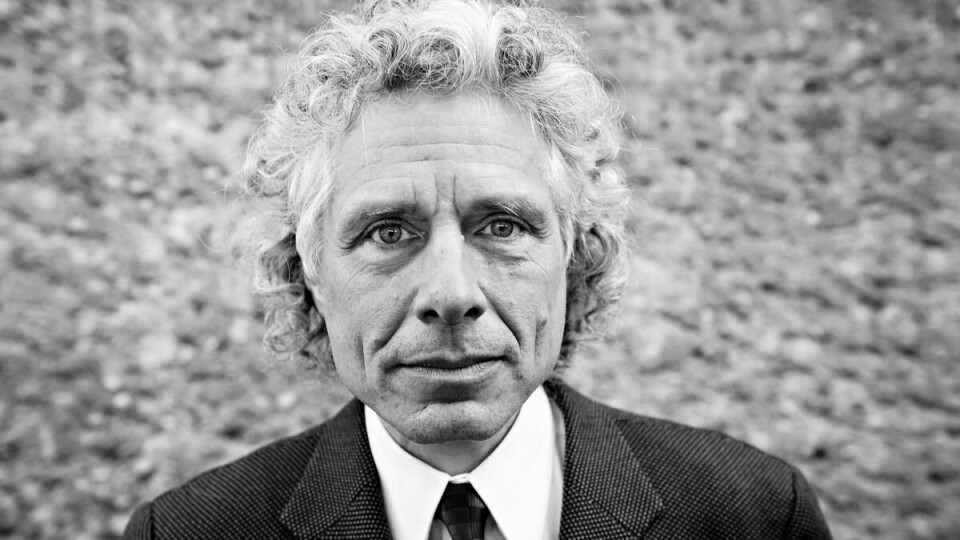 VERRE FØR: Steven Pinker mener verden aldri har vært fredeligere enn nå.