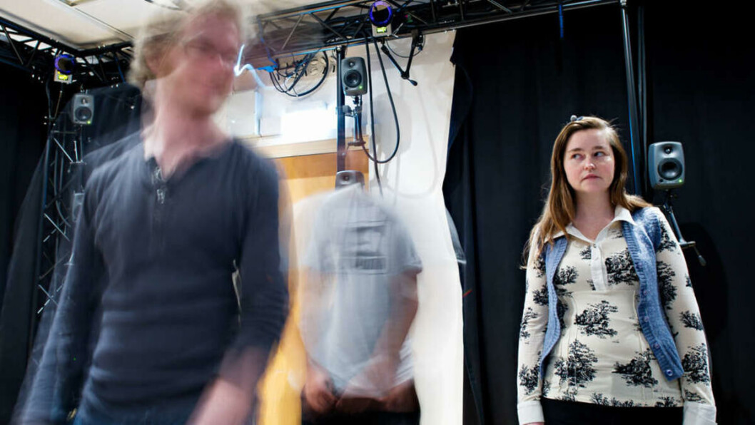 ØVELSE GJØR MESTER:Det er lettere for noen å stå bom stille. Inger-Marie Schjønberg (t.h) står hakket stillere enn Zaien Mahmood (bak) og Magnus Dolsrud (t.v), som øver seg til NM i stillstand. ØVELSE GJØR MESTER:Det er lettere for noen å stå bom stille. Inger-Marie Schjønberg (t.h) står hakket stillere enn Zaien Mahmood (bak) og Magnus Dolsrud (t.v), som øver seg til NM i stillstand.