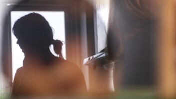 Turné: Det var ikke bare innspillingen av Kyss meg for faen i helvete som ga Eili mye fravær siste året på videregående. I en periode var hun også på turné med hip hop orkesteret B1B. Back on my bullshit Turné: Det var ikke bare innspillingen av Kyss meg for faen i helvete som ga Eili mye fravær siste året på videregående. I en periode var hun også på turné med hip hop orkesteret B1B. Back on my bullshit