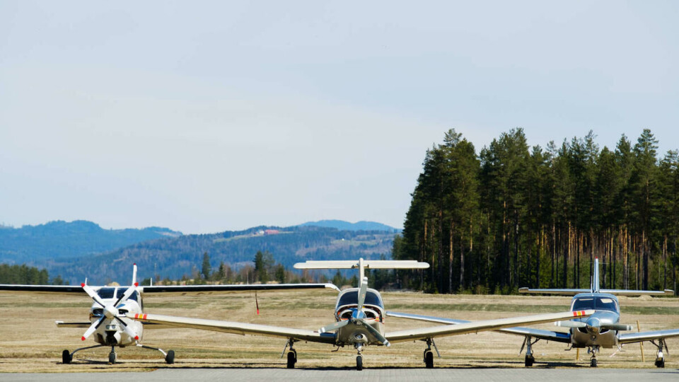 Ikke bare flygning: Som pilot skal elevene ha kunnskap om fysikk, meteorologi, mekanikk – og ikke så rent lite psykologi. Samarbeid- og ledelsesevner er en vel så viktig del av jobben som å kunne lande flyet trygt. Kle deg som en pilot, te deg som en pilot, vit som en mekaniker, ingeniør og fysiker.