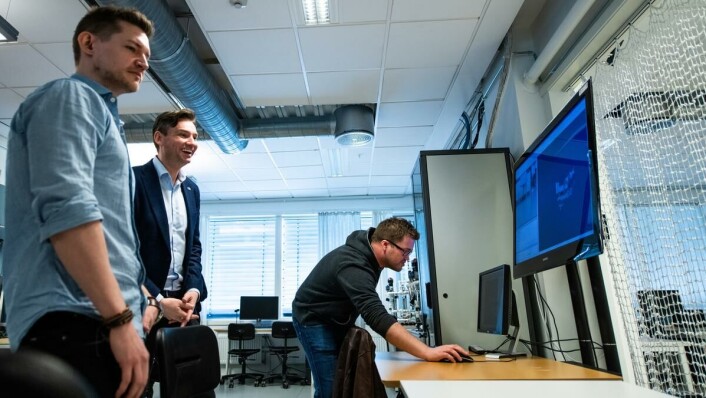 KLAR FOR TAKE-OFF: Det er på tide å sjekke om dronen fungerer som den skal. KLAR FOR TAKE-OFF: Det er på tide å sjekke om dronen fungerer som den skal.