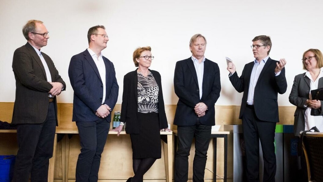 Stilte til valg: Hans Petter Graver (til venstre), Jan Frich, Inger Sandlie, Per Morten Sandset, Svein Stølen og Gro Bjørnerud Mo. De tre sistnevnte danner rektorteamet etter sommeren. Stilte til valg: Hans Petter Graver (til venstre), Jan Frich, Inger Sandlie, Per Morten Sandset, Svein Stølen og Gro Bjørnerud Mo. De tre sistnevnte danner rektorteamet etter sommeren.