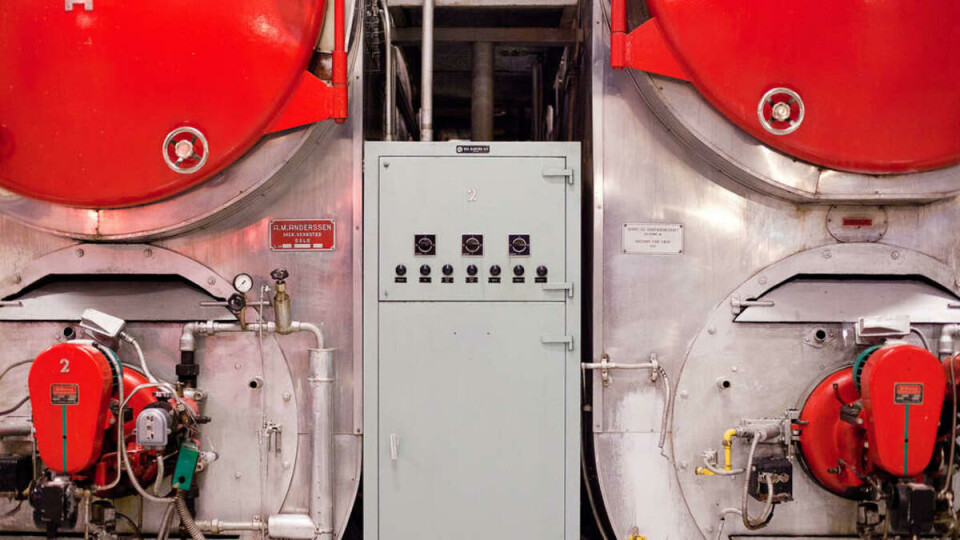DAMPKJELER: Daglig kokte disse dampkjelene opptil 14 000 liter tungolje, og sendte konsentrert damp videre i tunnelene. Varmen gikk fra bygg til bygg, til radiatorer og kokeplater over hele øvre Blindern.