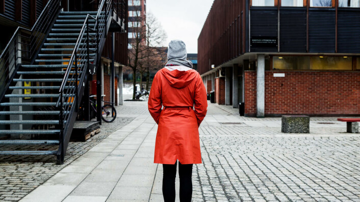Anonym: «Kari» ønsker å være anonym. Som følge av eksamensangst henger hun i dag ett år etter på bachelorgraden sin. Anonym: «Kari» ønsker å være anonym. Som følge av eksamensangst henger hun i dag ett år etter på bachelorgraden sin.