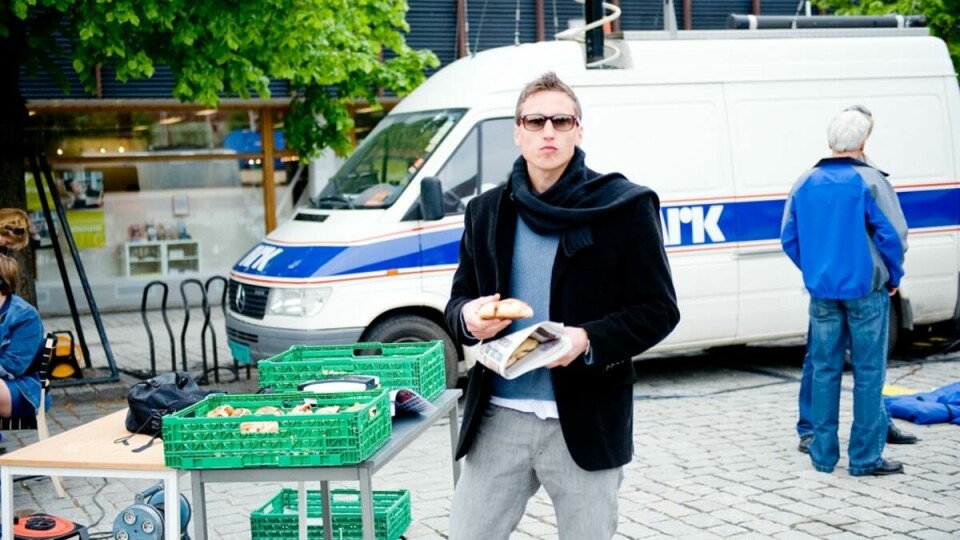 TJUVRADD: På idéfestivalen ved UiO ble Aksel Braanen Sterri tatt på fersken da han stjal en kanelbolle.