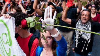 BARCELONA: Siden 15.mai har mange store byer i Spania vært preget av demonstrasjoner
Foto: Arribalosqueluchan! (creative commons) BARCELONA: Siden 15.mai har mange store byer i Spania vært preget av demonstrasjoner
Foto: Arribalosqueluchan! (creative commons)