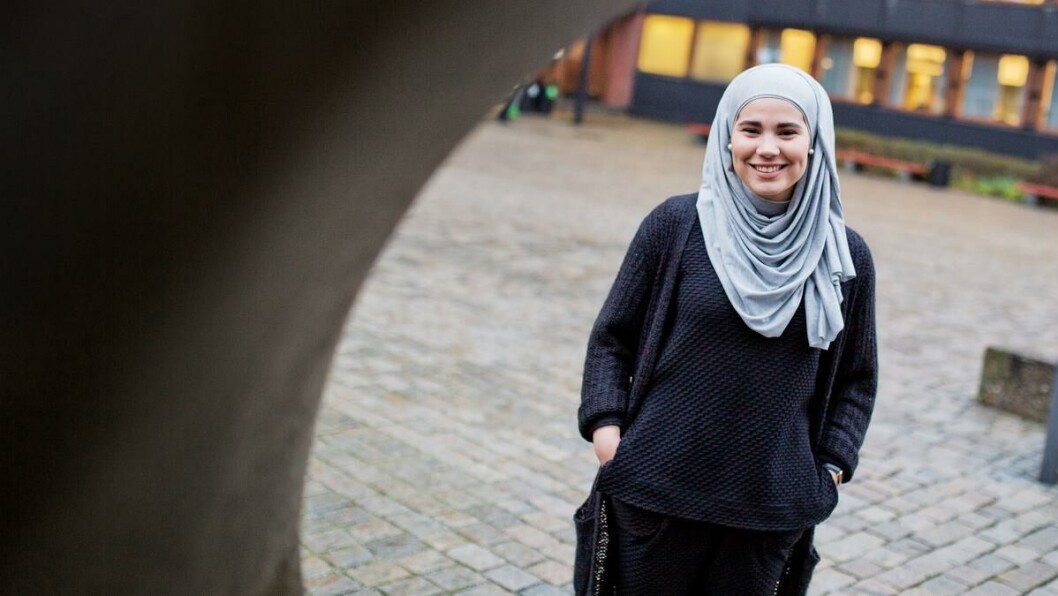 TROENDE: To dager i uka besøker Iman Meskini Rabita-moskeen i Brugata. Spesielt godt liker hun foredragene der hun lærer mye om islam. TROENDE: To dager i uka besøker Iman Meskini Rabita-moskeen i Brugata. Spesielt godt liker hun foredragene der hun lærer mye om islam.