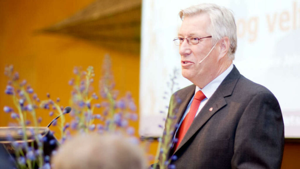 VIL SPARE: Finansminister Sigbjørn Johnsen la i dag frem regjeringens reviderte budsjettforslag. Han møter liten applaus i Universitets- og Høyskolesektoren.