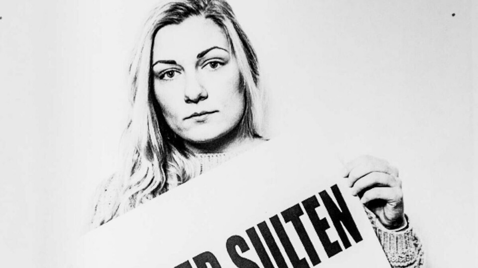 Lagde plakater: Journalisten hengte opp plakater rundt på campus og spurte om hjelp til prosjektet.