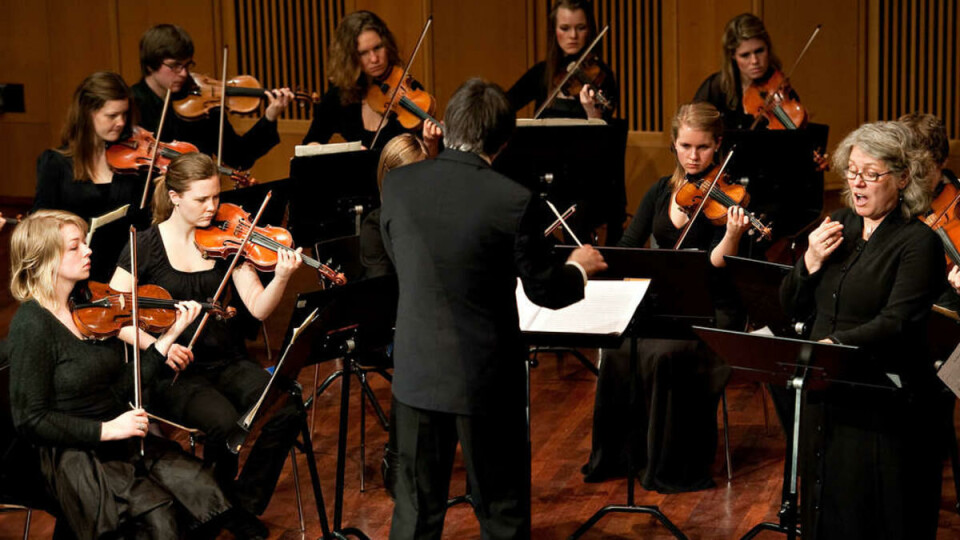 UPRETENSIØST: Ensemble Allegria viste sin upretensiøse side sammen med dirigent Michael Bartosch på fredagens Vinterlydkonsert i Levinsalen på Musikkhøgskolen.