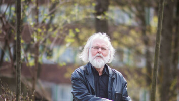 Reiseglad: Nils Christian Stenseth, professor i økologi og evolusjon, har mange reisedøgn. Han mener klimasatsningen er viktig, men tror det er en dårlig idé å regulere når de ansatte kan ta fly. Reiseglad: Nils Christian Stenseth, professor i økologi og evolusjon, har mange reisedøgn. Han mener klimasatsningen er viktig, men tror det er en dårlig idé å regulere når de ansatte kan ta fly.