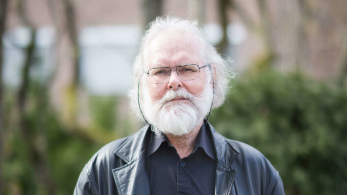 Reiseglad: Nils Christian Stenseth, professor i økologi og evolusjon, har mange reisedøgn. Han mener klimasatsningen er viktig, men tror det er en dårlig idé å regulere når de ansatte kan ta fly. Reiseglad: Nils Christian Stenseth, professor i økologi og evolusjon, har mange reisedøgn. Han mener klimasatsningen er viktig, men tror det er en dårlig idé å regulere når de ansatte kan ta fly.