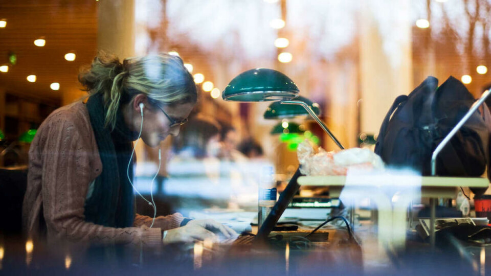 Fylles opp ved daggry: Bare en halvtime etter Universitetsbiblioteket i Georg Sverdrups hus åpner klokken 08.00, er samtlige 500 arbeidsplasser vanligvis kapret nå i eksamensperioden.