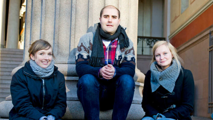 Fornøyd: Representantene fra JSU er strålende fornøyde med den nye studieordningen som trer i kraft høsten 2011. F.v: Liv Inger Gabrielsen, Espen Kheradmandi og JSU-leder Kristin Feed. Fornøyd: Representantene fra JSU er strålende fornøyde med den nye studieordningen som trer i kraft høsten 2011. F.v: Liv Inger Gabrielsen, Espen Kheradmandi og JSU-leder Kristin Feed.