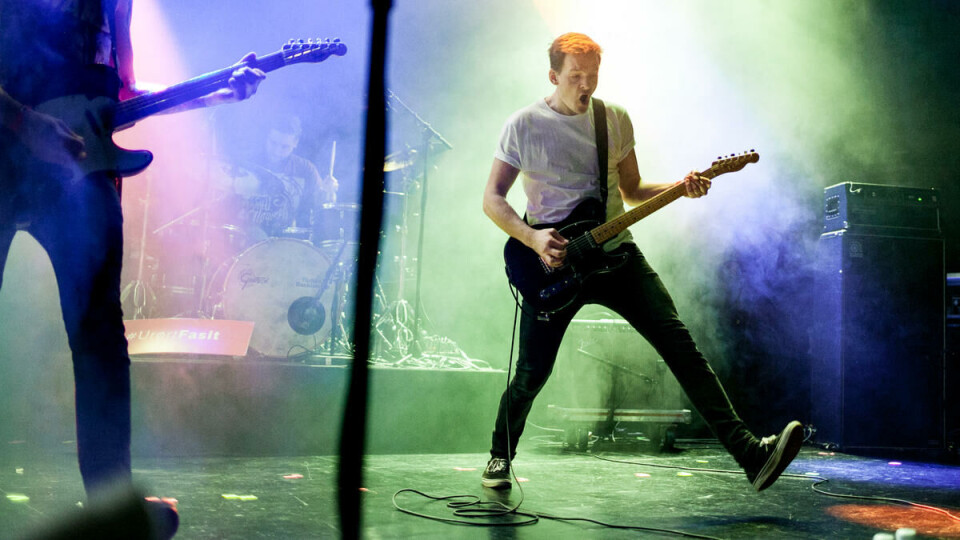 Lite originalitet: Assosiasjonene til Blink 182 og andre pop/punk-band melder seg lett når Fasit går på scena. De utfordrer i for liten grad den tradisjonelle pop/punken, og ender opp som et kjedelig alternativ til mer velkjente amerikanske band.