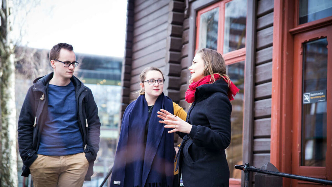 Labert engasjement: Jonas Nilsen refser de andre studentlistene for å ikke følge opp sakene de gikk til valg på. Her sammen med studentpolitikerne Ingvild Stensrud og Julie Sørlie Paus-Knudsen utenfor Villa Eika på Blindern. Labert engasjement: Jonas Nilsen refser de andre studentlistene for å ikke følge opp sakene de gikk til valg på. Her sammen med studentpolitikerne Ingvild Stensrud og Julie Sørlie Paus-Knudsen utenfor Villa Eika på Blindern.