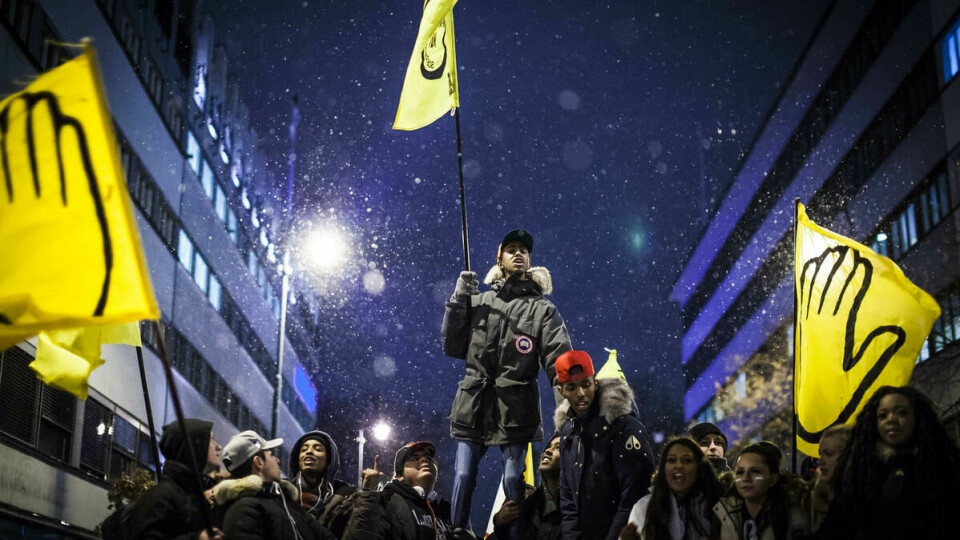 «Stopp Pegida: Demonstranter protesterer mot Patriotiske europeere mot islamiseringen av Vesten (Pegida), i Oslo i fjor. Pegida er en høyyrepopulistisk bevegelse som ble grunnlagt i Desden, Tyskland. Senere har bevegelsen spredt seg til flere land, blant annet Norge.