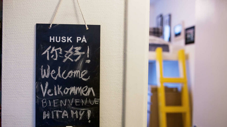Hilsener: Hjemme hos Linda Hjelle har flere av gjestene fra Airbnb skrevet «velkommer» på flere ulike språk.