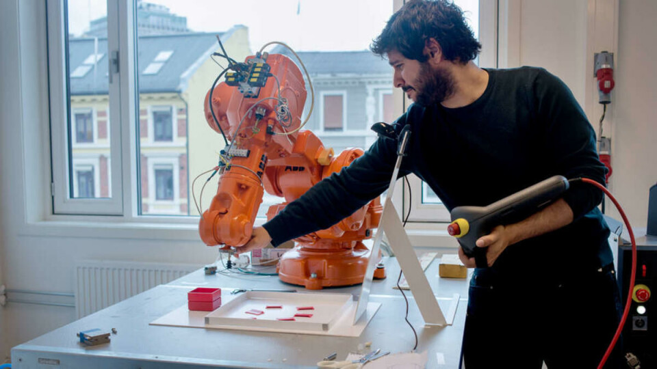 Godt nok utstyr? Majed Al-Sagedi er ingeniørstudent ved HiOA. Foreløpig er utstyret i orden.