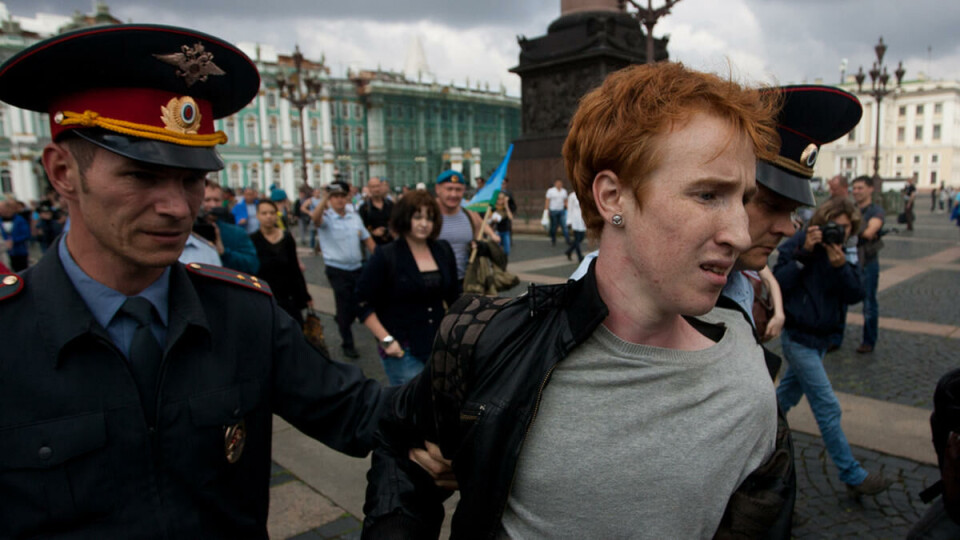 Frykter homohets: – Det kunne blitt et homo-OL, men vil i stedet bli det motsatte, sier Brage Bødtker, leder for Amnesty Blindern. Her blir en aktivist ført bort av politi under en demonstrasjon mot homofobi i Russland tidligere i år. FOTO: Valya Egorshin/flickr cc.